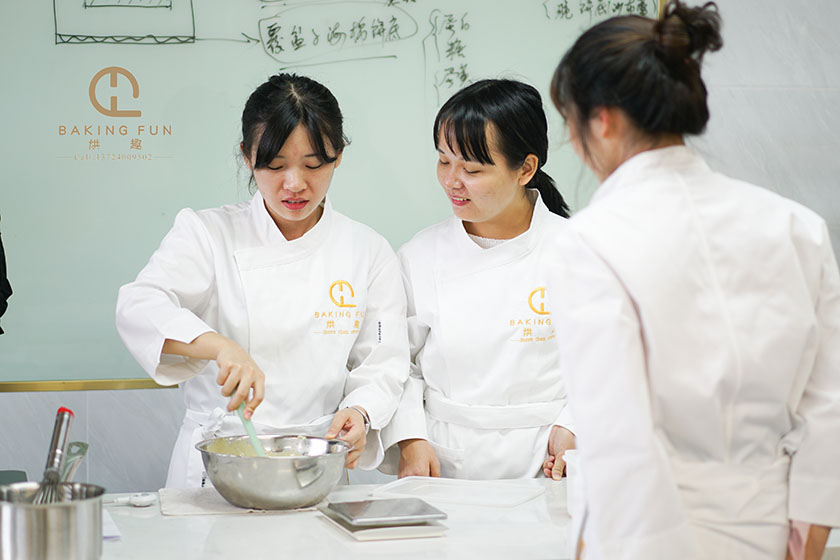 零基礎(chǔ)新手能學(xué)好西點嗎